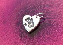 hand-small-007