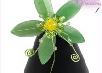 Aventurine-Leaf-Flower-brooch
