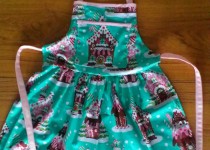 gingerbreadhouse-apron