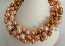 Shades-of-pinks-coral-and-beige-pearl-cluster-bracelet