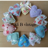 Ali-B-Vintage-wreath-logo