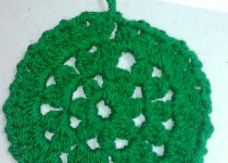crochet-bauble-xmas-dec-£2-posted