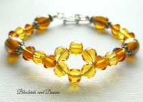 amber-glass-bracelet