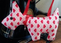 white-scottie-mini-red-hearts