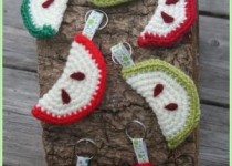 apple-slice-keyring-COMPRESSED