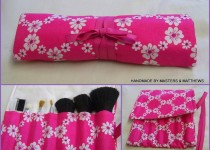 make-up-brush-hot-pink